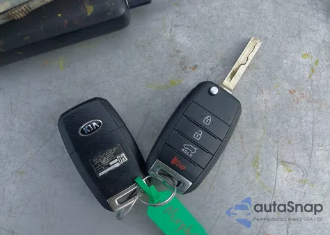 2016 Kia Sorento 2.4L Lx z USA, uszkodzony, nr VIN 5XYPGDA36GG027864